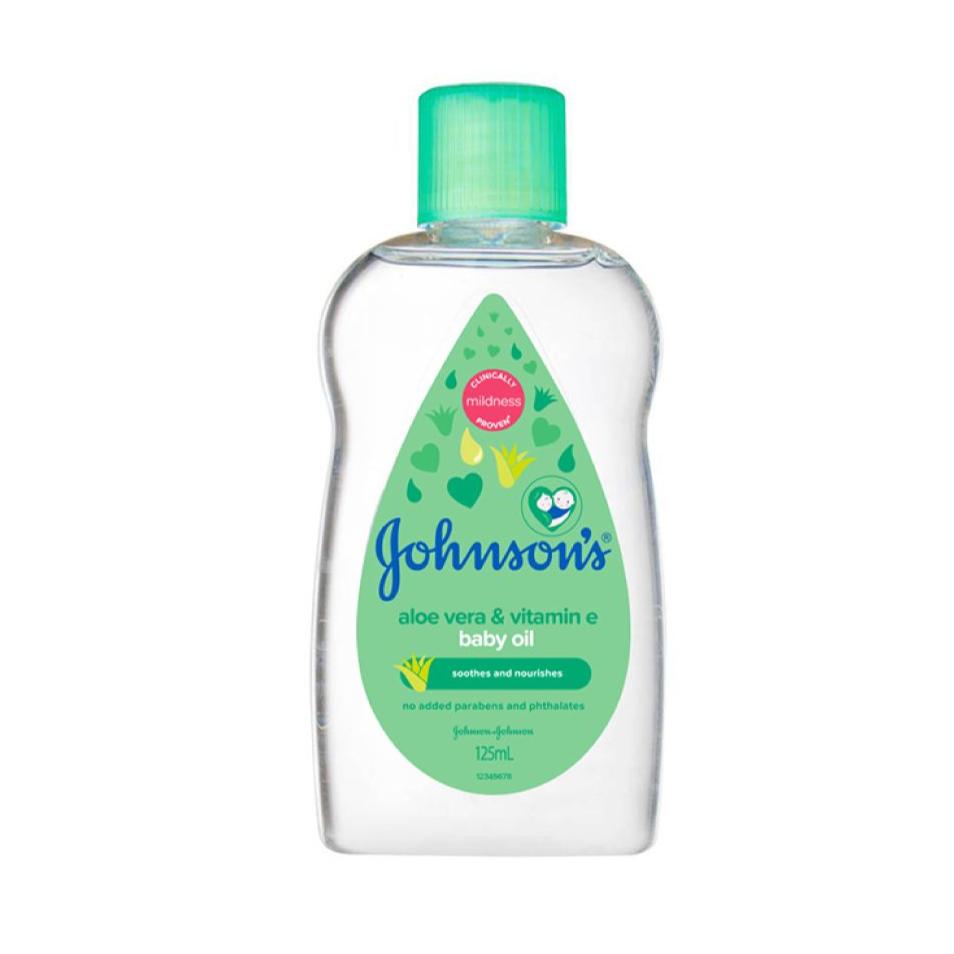 Johnson's Aloe Vera and Vitamin E Baby Oil